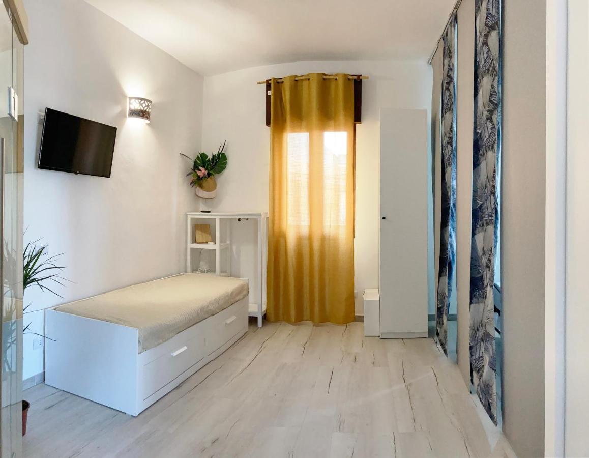 Noemi Holiday House Agnone Bagni Bagian luar foto