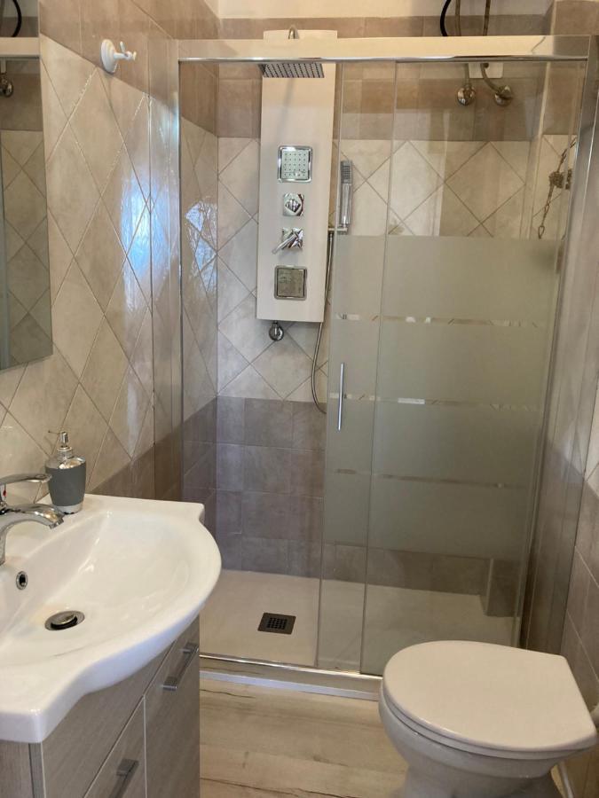 Noemi Holiday House Agnone Bagni Bagian luar foto