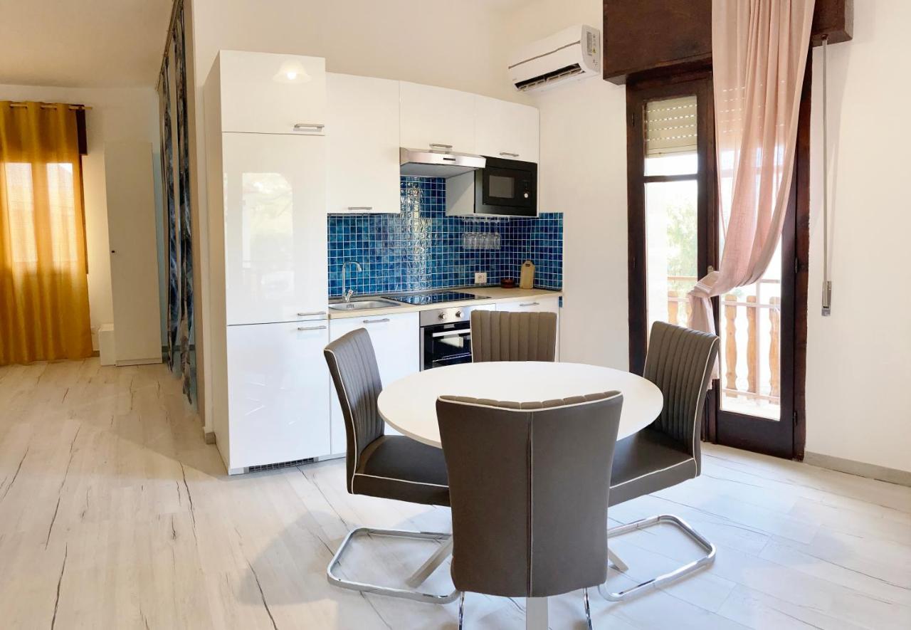 Noemi Holiday House Agnone Bagni Bagian luar foto