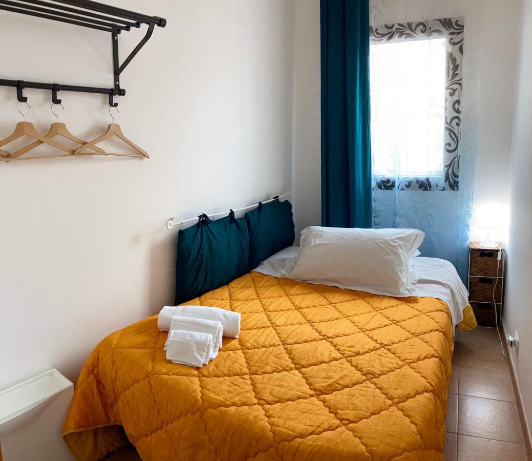 Noemi Holiday House Agnone Bagni Bagian luar foto