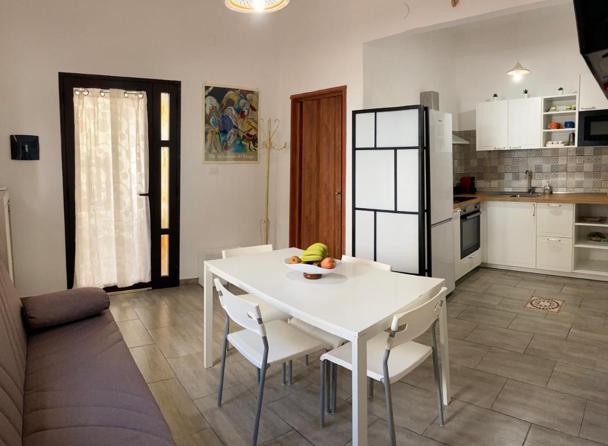 Noemi Holiday House Agnone Bagni Bagian luar foto