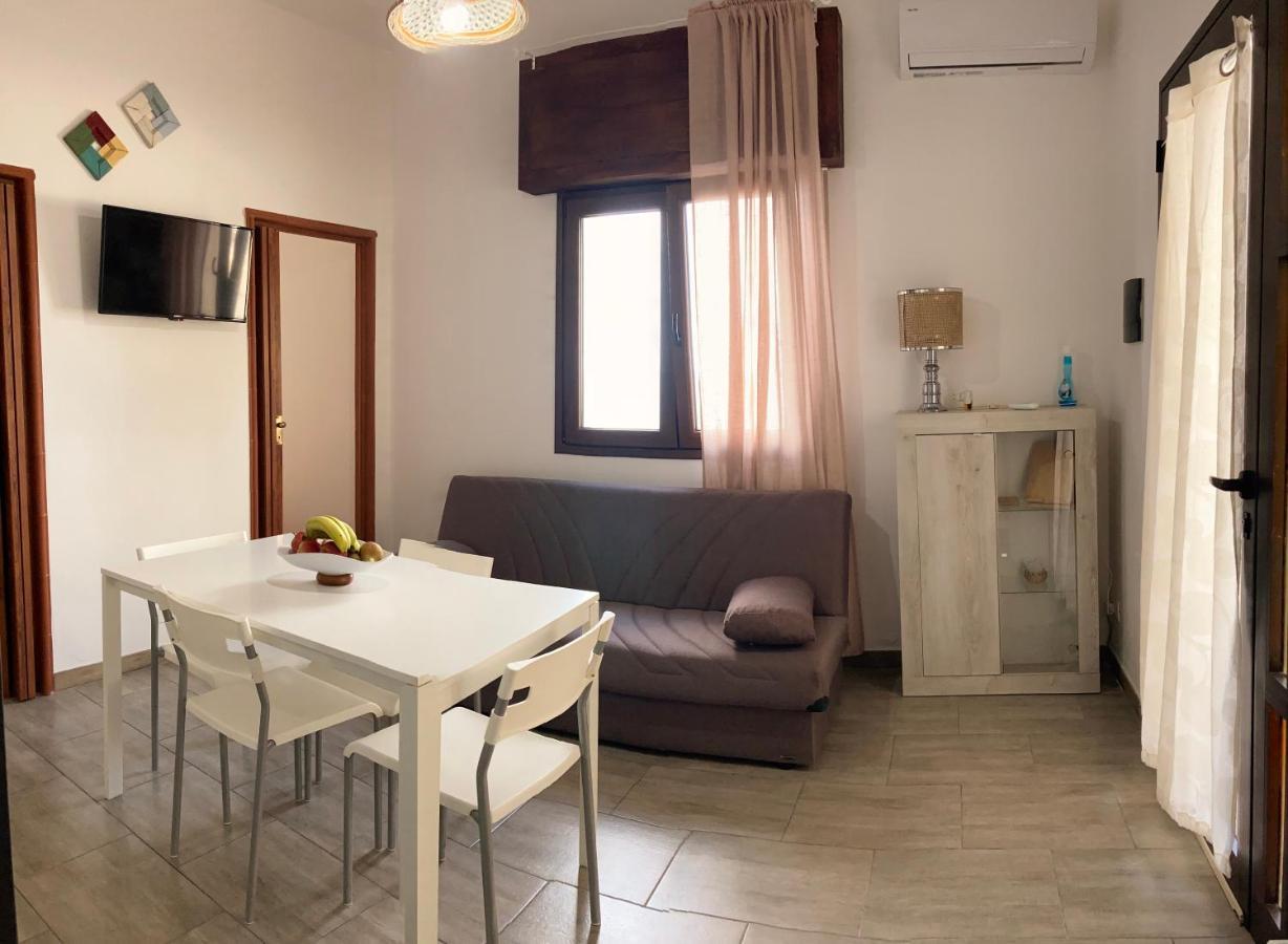 Noemi Holiday House Agnone Bagni Bagian luar foto